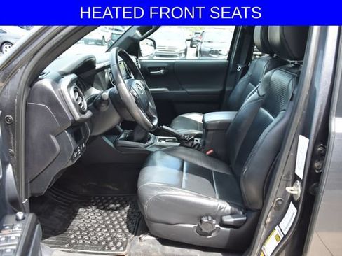 Used 2018 Toyota Tacoma SR5 AWD/4WD image 5