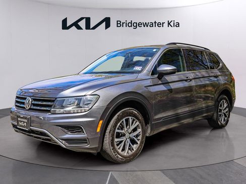 Used 2019 Volkswagen Tiguan SE w/ Panoramic Sunroof Package image 4