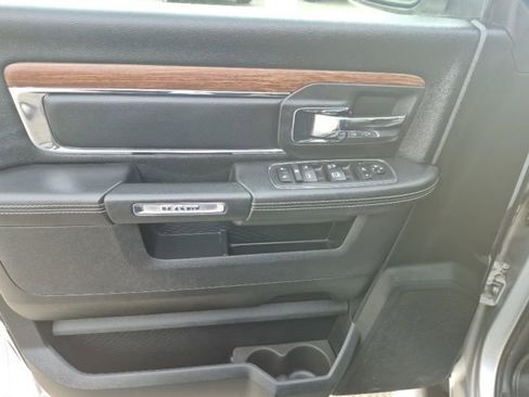 Used 2017 RAM 1500 Laramie w/ Convenience Group image 10