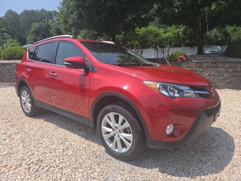 Used 2015 Toyota RAV4 Limited w/ Technology Package AWD/4WD image 1
