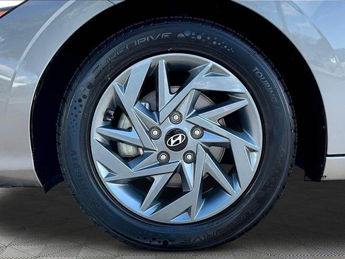Used 2024 Hyundai Elantra SEL FWD image 33