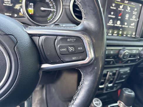 Used 2021 Jeep Wrangler Unlimited Sahara w/ Cold Weather Group image 19