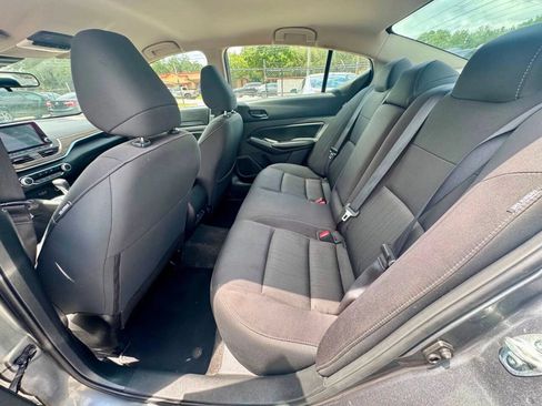 Used 2025 Nissan Altima 2.5 SV FWD image 15