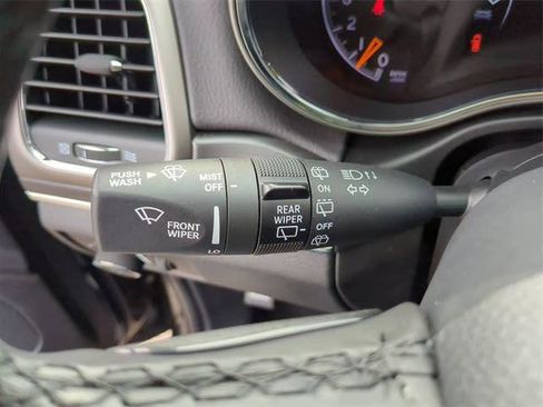 Certified 2021 Jeep Grand Cherokee Limited AWD/4WD image 28