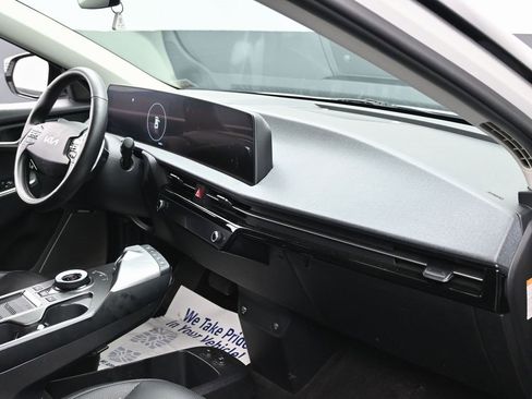 Used 2022 Kia EV6 Wind image 33
