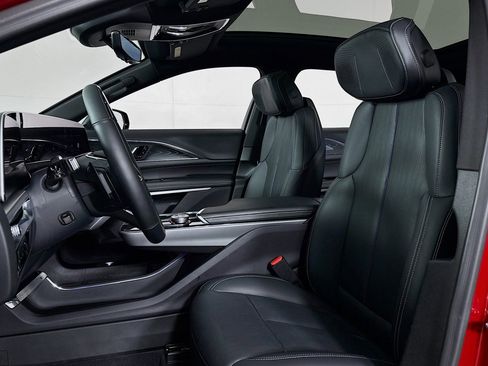 Used 2024 Cadillac Lyriq Luxury w/ LPO, Floor Liner Package image 16