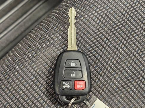 Used 2017 Toyota Corolla SE FWD image 16