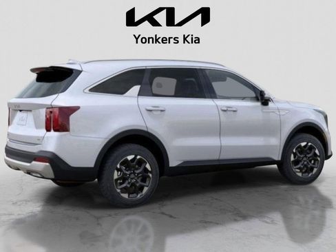 Used 2025 Kia Sorento S AWD/4WD image 6