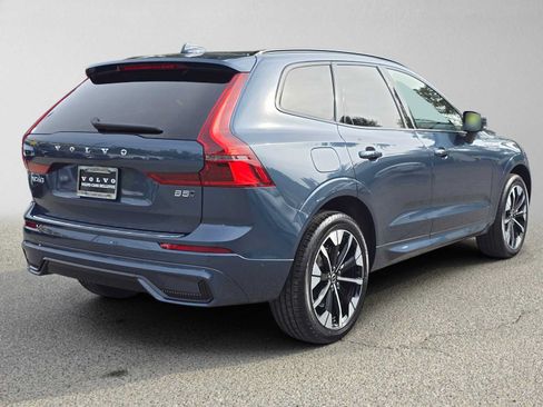 Used 2026 Volvo XC60 B5 Plus w/ Protection Package Premier AWD/4WD image 3