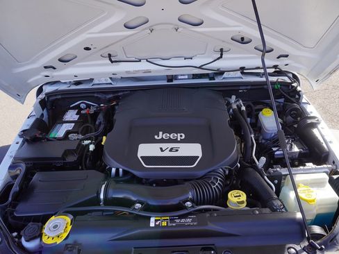 Used 2018 Jeep Wrangler Sport w/ Quick Order Package 24W image 30