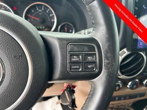Used 2016 Jeep Wrangler Unlimited Sahara w/ Max Tow Package AWD/4WD image 8