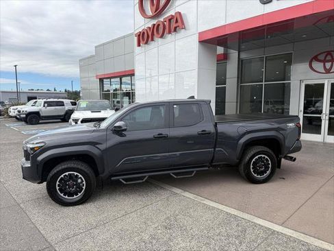 Certified 2024 Toyota Tacoma TRD Off-Road w/ TRD Off Road Premium Package AWD/4WD image 5