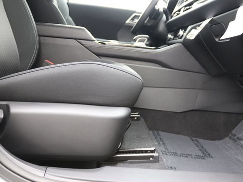 New 2026 Mitsubishi Outlander ES image 35