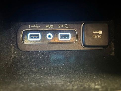 Used 2018 Jeep Grand Cherokee Limited image 28