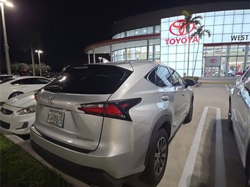 Used 2017 Lexus NX 200t FWD image 5