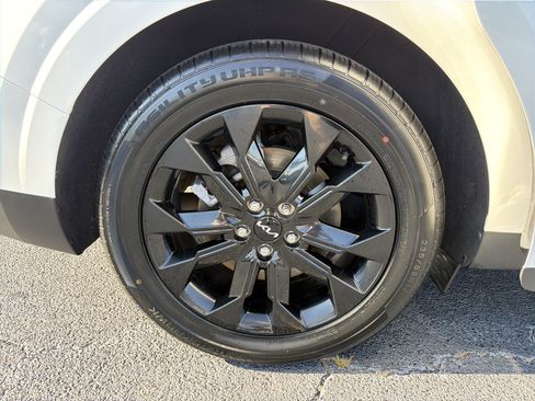 Used 2024 Kia Carnival SX Prestige FWD image 16