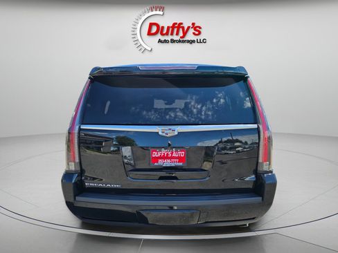 Used 2018 Cadillac Escalade ESV Platinum AWD/4WD image 22