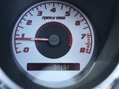 Used 2007 Pontiac Solstice Convertible w/ Premium Package RWD image 18