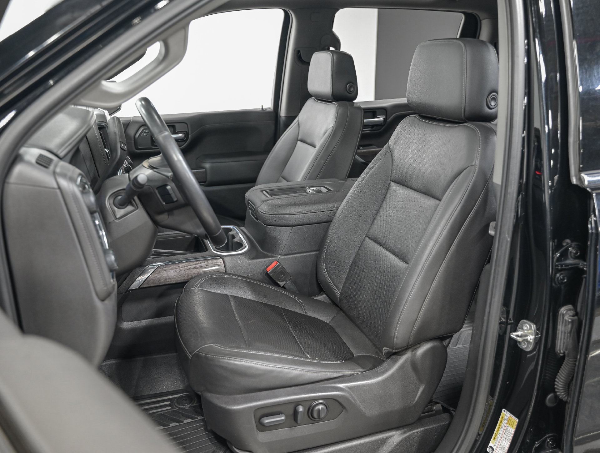 Used 2022 Chevrolet Silverado 1500 LTZ w/ LTZ Premium Package AWD/4WD image 16