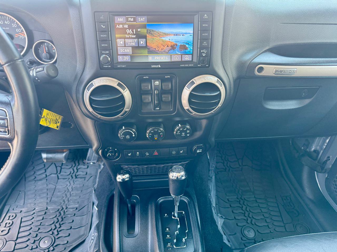 Used 2016 Jeep Wrangler Unlimited Sahara AWD/4WD image 22