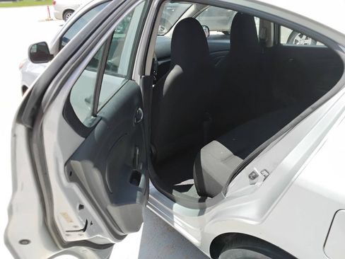 Used 2015 Nissan Versa S Plus FWD image 9