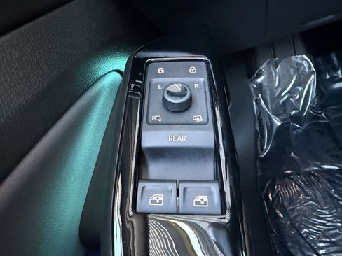 Used 2022 Volkswagen ID.4 Pro S image 27