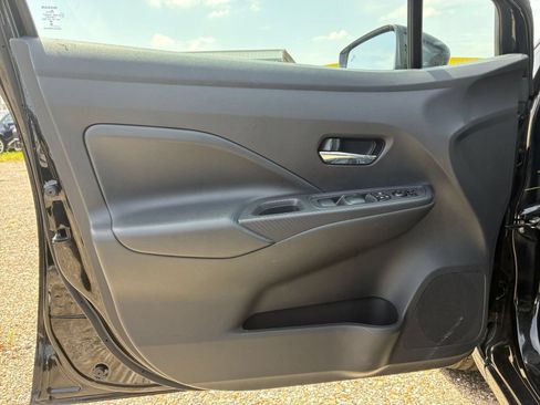 Used 2025 Nissan Versa SV FWD image 15