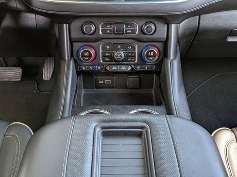 Used 2023 Chevrolet Suburban Premier image 23