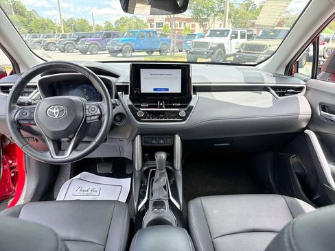 Used 2024 Toyota Corolla Cross XLE FWD image 24