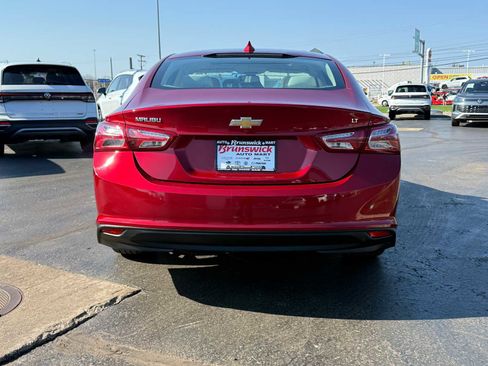 Used 2022 Chevrolet Malibu LT w/ Leather Package image 5
