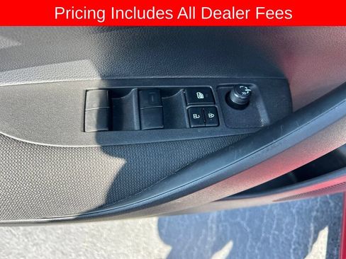 Used 2024 Toyota Corolla LE w/ LE Convenience Package FWD image 4