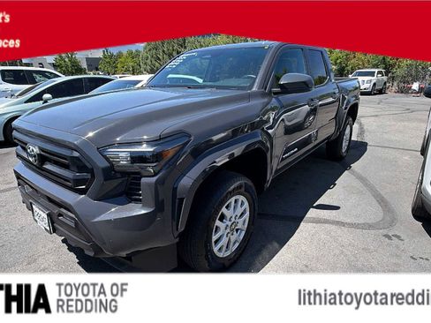 Certified 2025 Toyota Tacoma SR5 AWD/4WD image 1