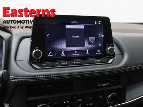 Used 2023 Nissan Rogue S AWD/4WD image 19
