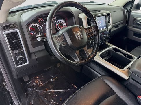 Used 2018 RAM 1500 Classic SLT w/ SLT Plus D￩cor Group image 22