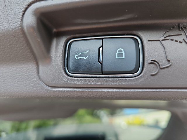 Used 2024 Ford Explorer Platinum w/ Technology Package AWD/4WD image 14