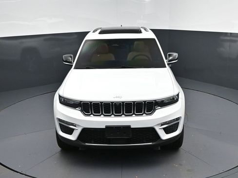 Used 2024 Jeep Grand Cherokee Limited w/ Luxury Tech Group II image 39