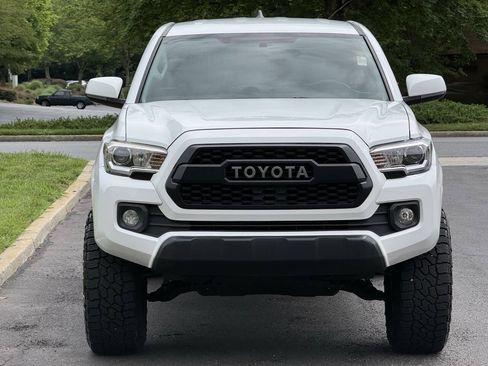 Used 2016 Toyota Tacoma SR5 w/ Towing Package RWD image 4