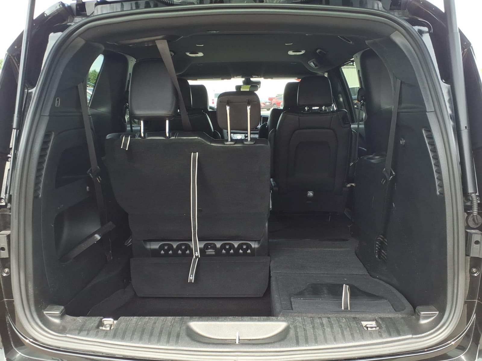 Used 2025 Chrysler Pacifica Select FWD image 12