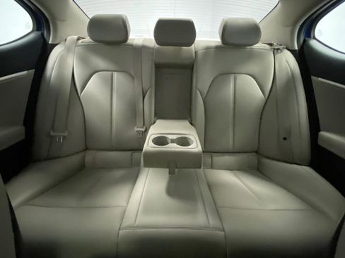 Used 2019 Genesis G70 2.0T Advanced image 39