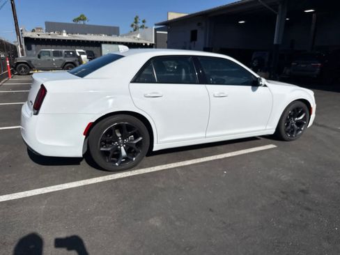 Used 2021 Chrysler 300 S RWD image 11