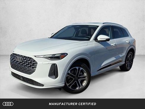 Certified 2025 Audi Q5 Premium w/ Convenience Package image 1