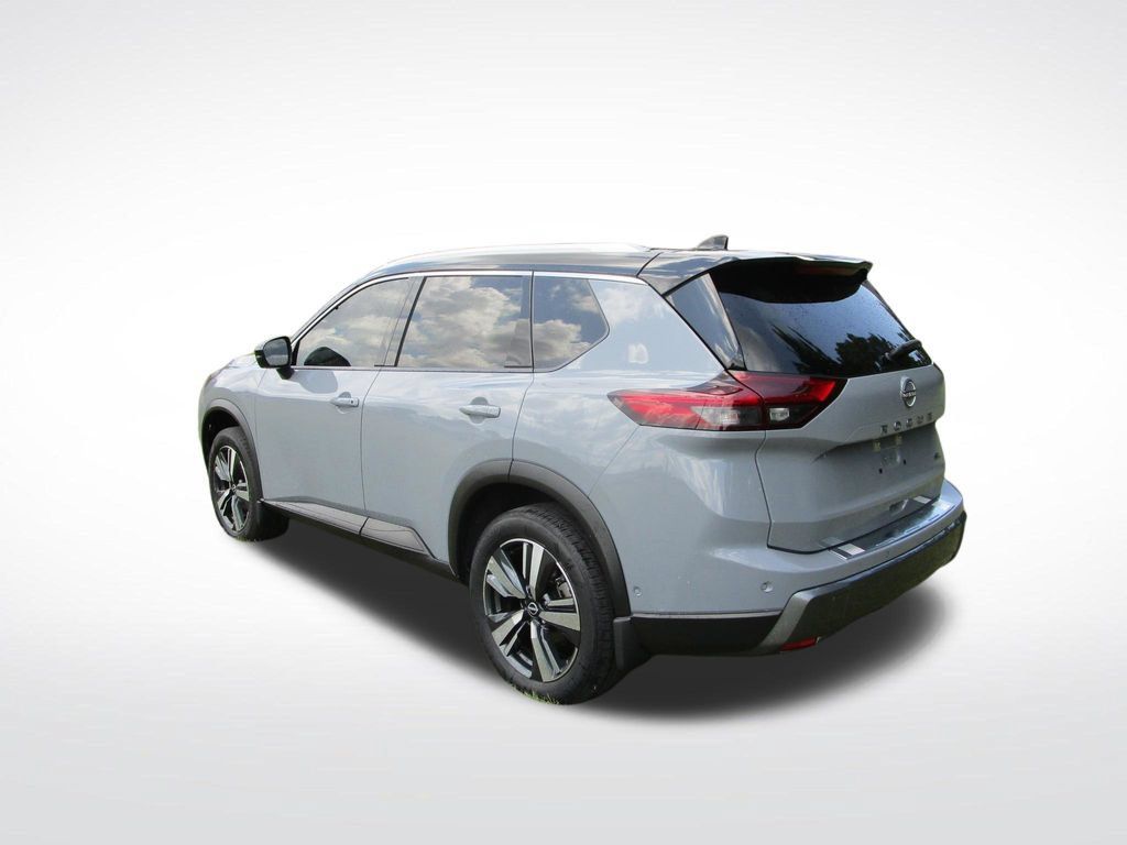 Used 2024 Nissan Rogue SL FWD image 4