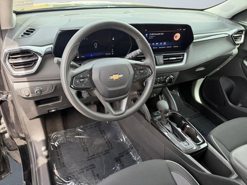 Used 2024 Chevrolet TrailBlazer LS w/ LS Convenience Package image 13