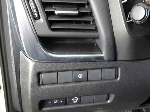 Used 2023 Nissan Rogue SV image 18