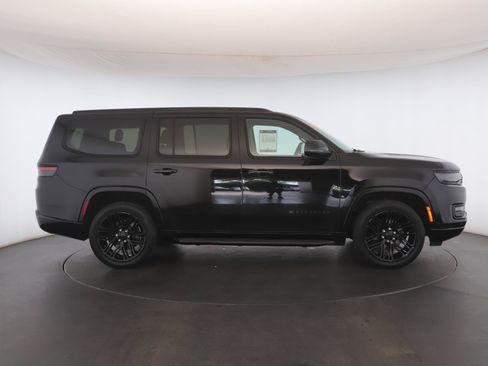 Used 2022 Jeep Wagoneer Series I AWD/4WD image 24