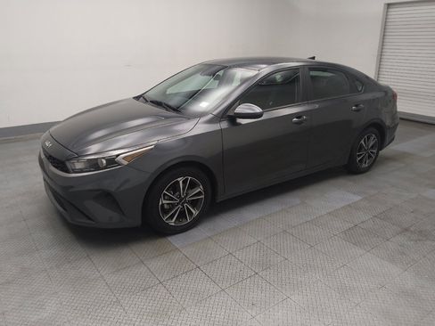 Used 2024 Kia Forte LXS FWD image 2