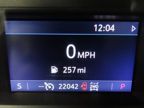 Used 2021 GMC Sierra 1500 SLE image 12