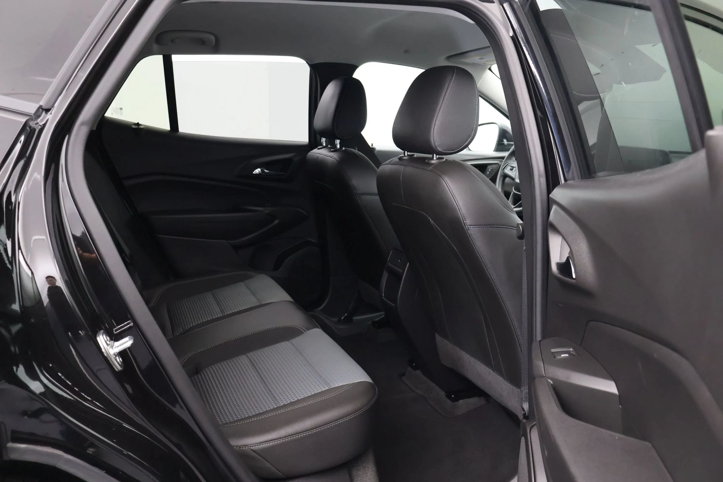Used 2026 Chevrolet Trax LT FWD image 18