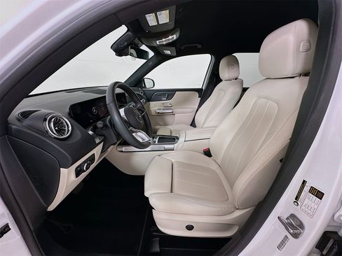 Certified 2025 Mercedes-Benz GLB 250 image 22