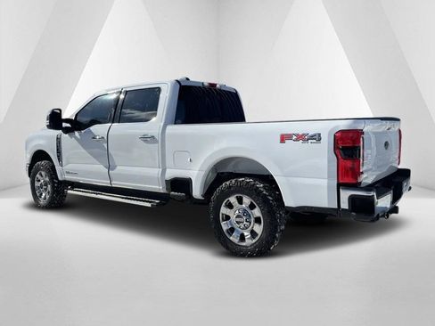 Used 2023 Ford F250 Lariat w/ Chrome Package image 5